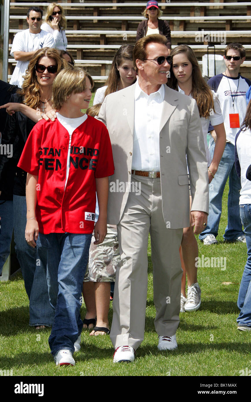 ARNOLD SCHWARZENEGGER & FAMILY BENCHWARMERS GAME UCLA WESTWOOD LOS