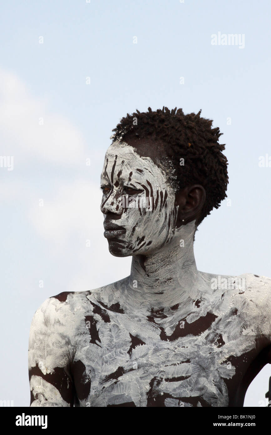 Karo tribesmen body paint hi-res stock photography and images - Alamy