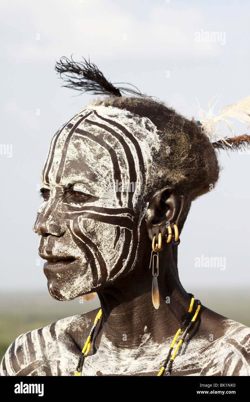 Karo tribesmen body paint hi-res stock photography and images - Alamy