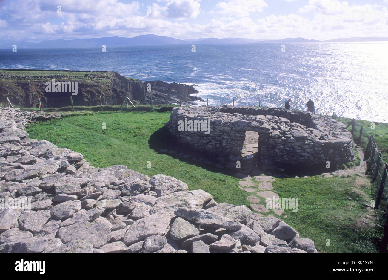 Dunbeg Fort, County Kerry, Dingle Peninsula Ireland Eire Promontory Fort mount Eagle clifftop Bronze Age Irish forts Dingle Bay Stock Photo