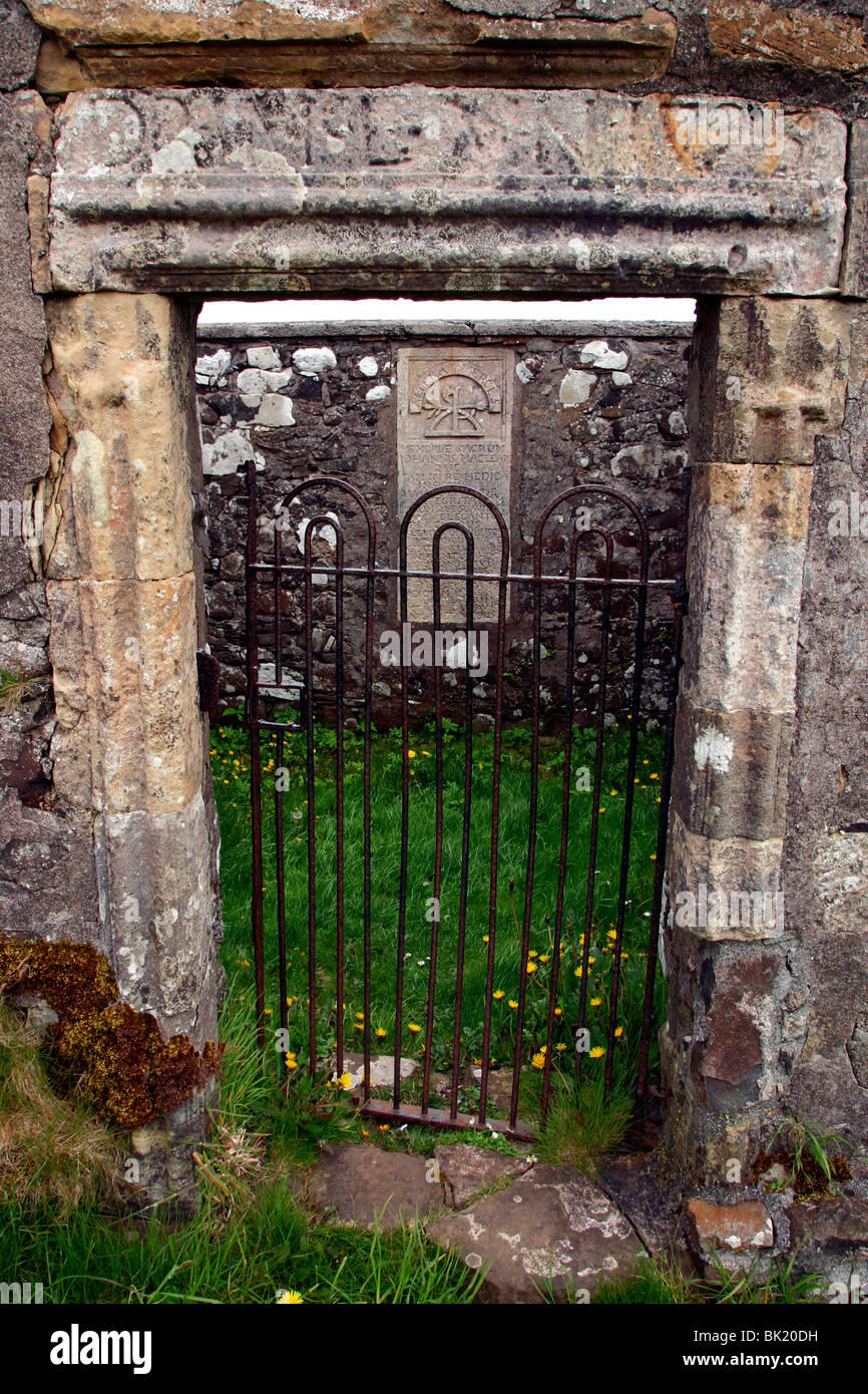 Dr MacLean's tomb, Kilmuir Graveyard, Skye, Highland, Scotland Stock Photo Alamy