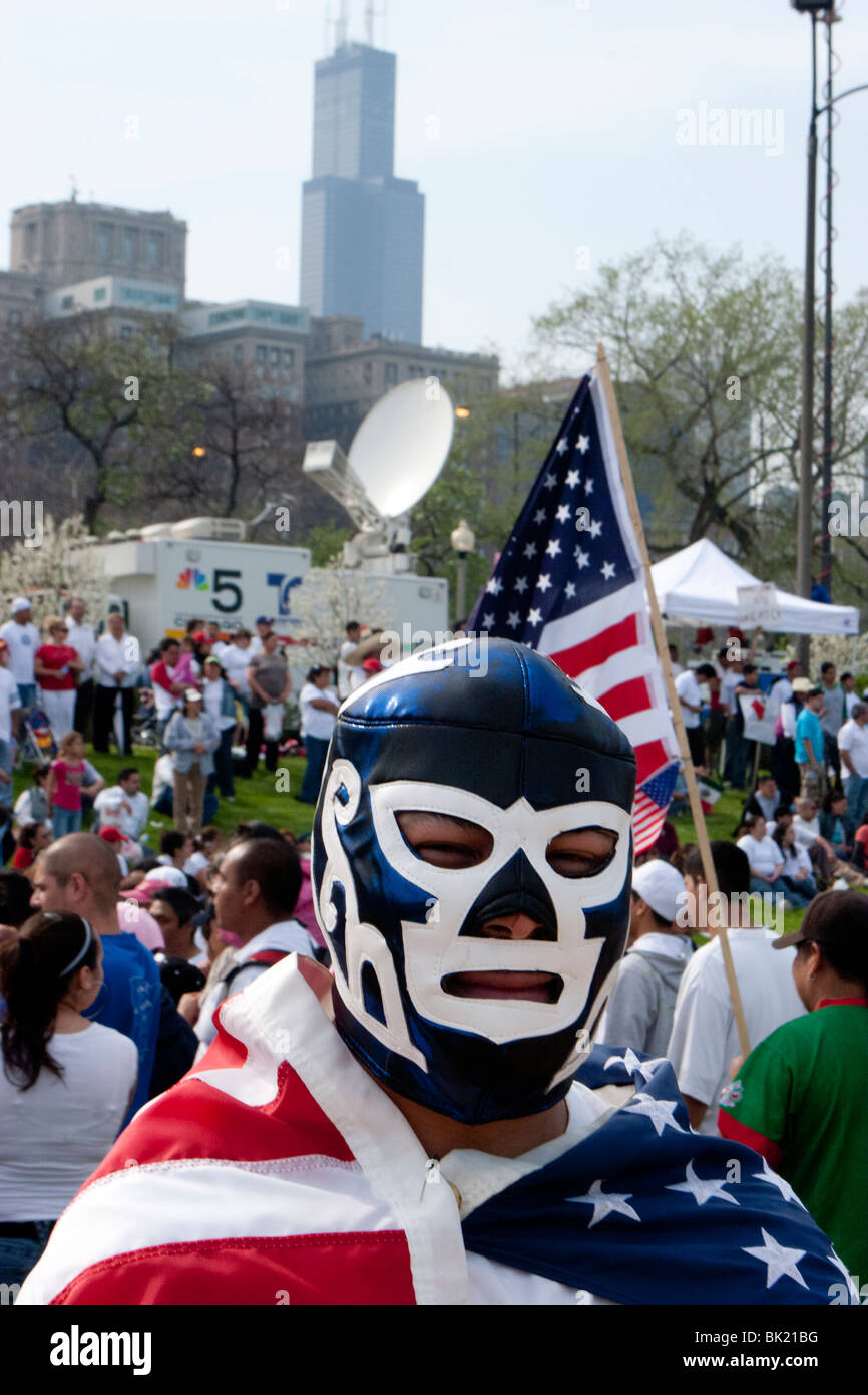 Protesters march through downtown Chicago to Grant Park during a mass protest for immigration reform on Tuesday, May 01, 2007. Stock Photo
