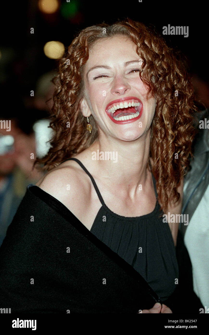 Mening mushukimdagi kamerani tomosha qiling Siktyvkarda jinsiy aloqalar