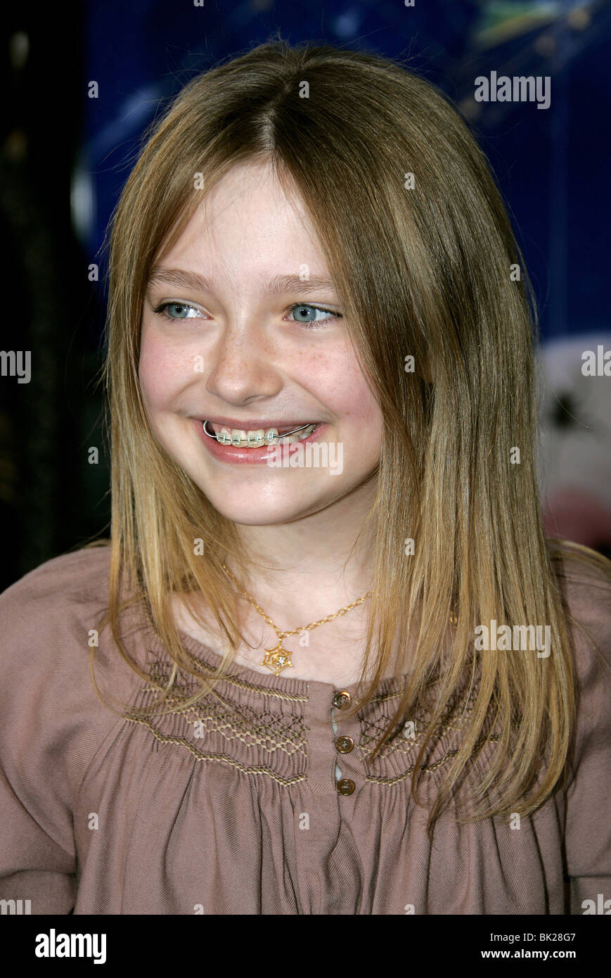 DAKOTA FANNING CHARLOTTES WEB FILM PREMIERE HOLLYWOOD LOS ANGELES USA ...