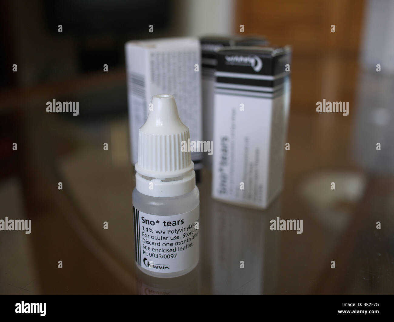 Lubricate the eye hires stock photography and images Alamy