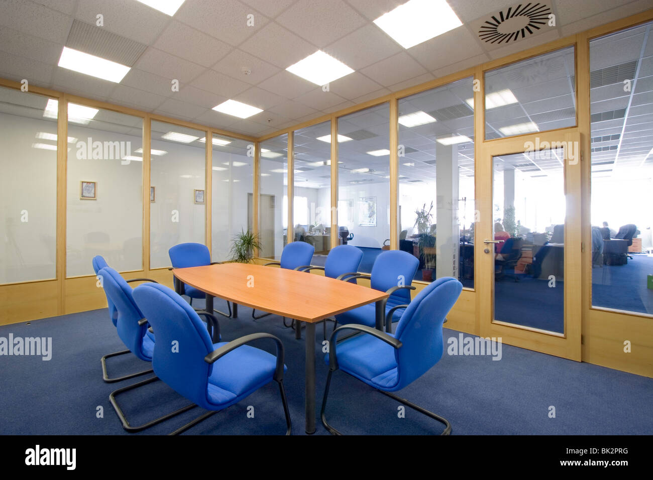 Modern meeting room Stock Photo - Alamy