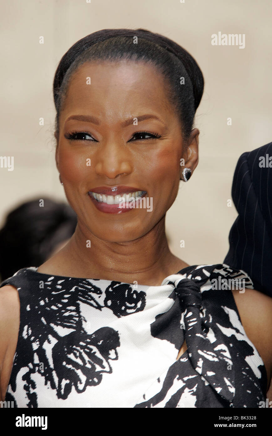ANGELA BASSETT FOREST WHITAKER HOLLYWOOD WALK OF FAME HOLLYWOOD LOS ANGELES USA 16 April 2007 Stock Photo