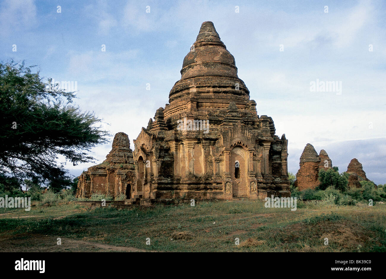 Temple in Bagan, an early center of Theravada Buddhism, Myanmar Stock ...