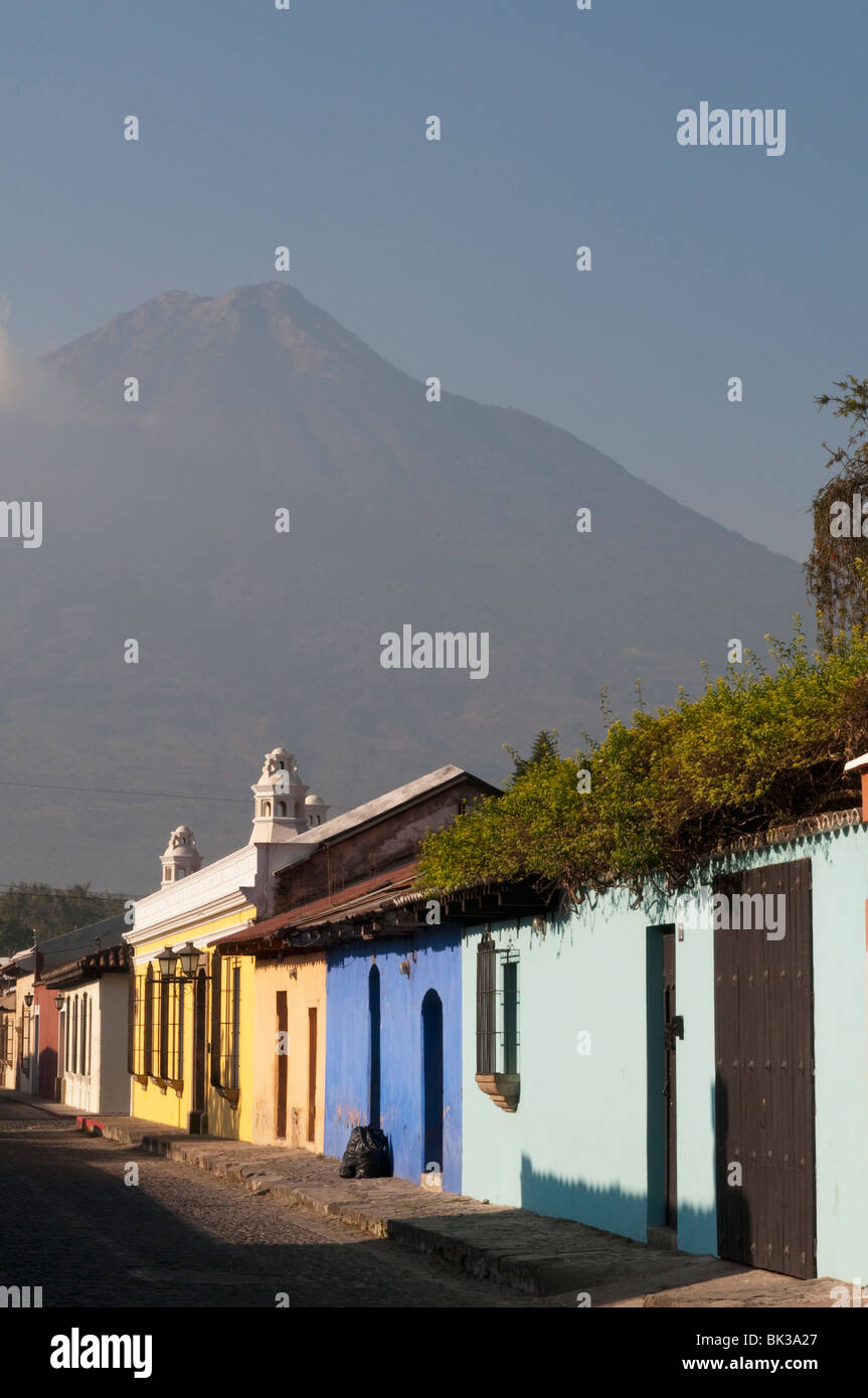 Colonial buildings and Volcan de Agua, Antigua, Guatemala Stock Photo