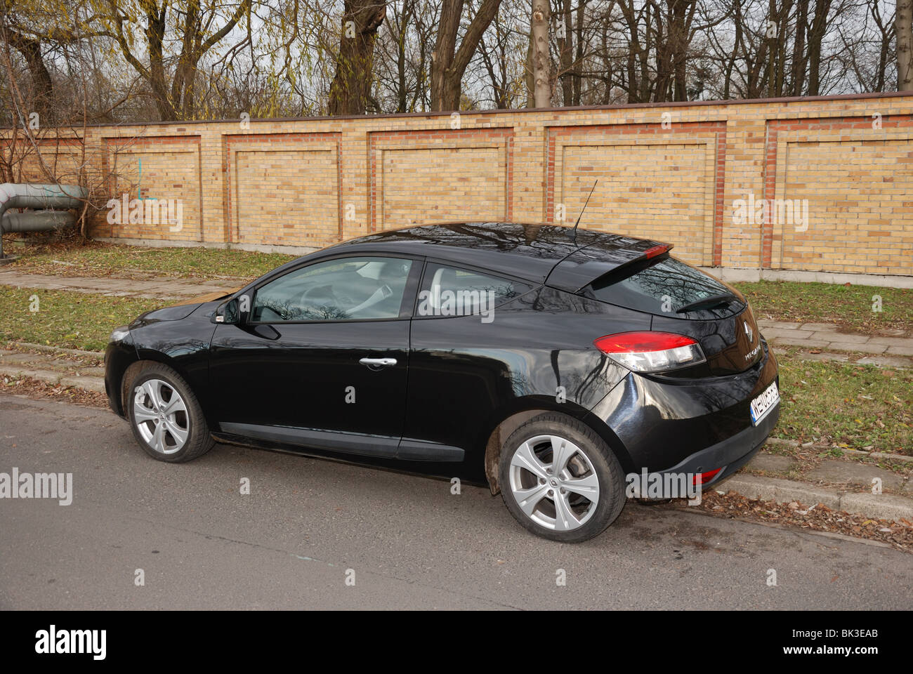 Cadeau Afkeer Gewaad Renault Megane III Coupe 2.0 TCE - MY 2009 - black metallic - two doors  (2D) - French compact coupe - on street Stock Photo - Alamy