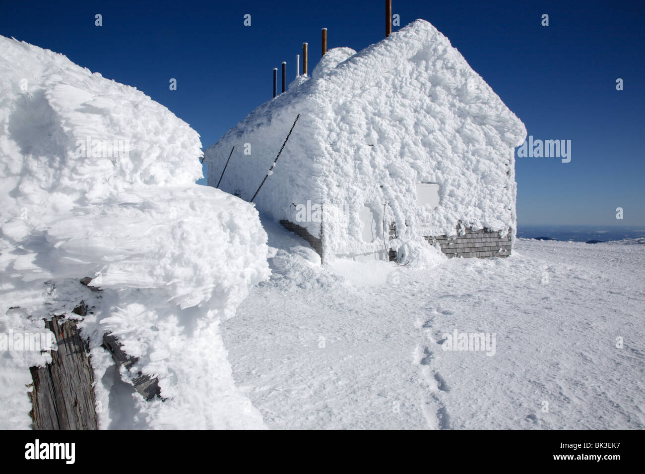 Mount washington observatory wind hi-res stock photography and images ...