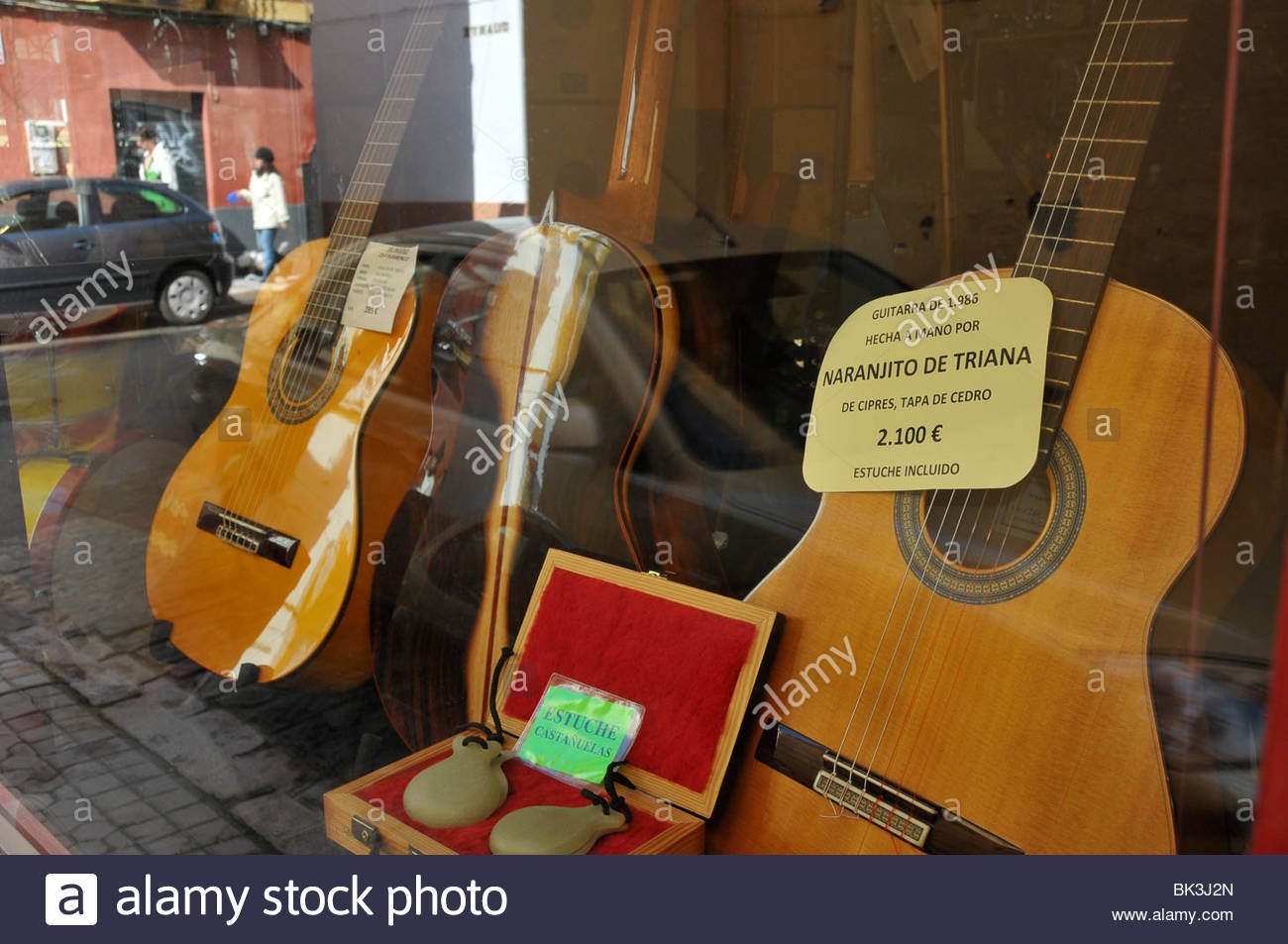 Spanish Guitars Stock Photos & Spanish Guitars Stock Images Alamy