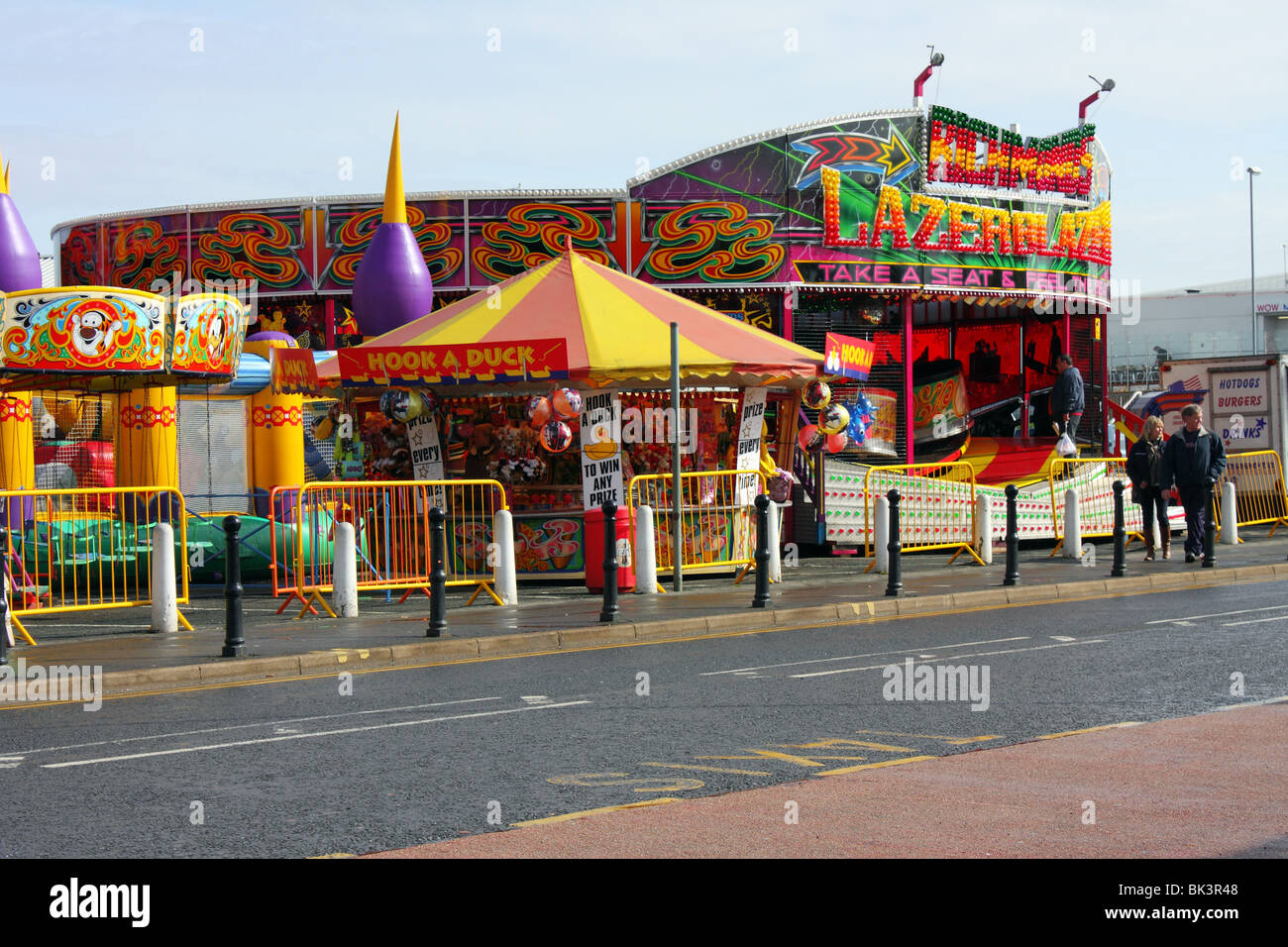 Hook a Duck and fair rides in Skegness on the same main road as Fantasy Island Stock Photo