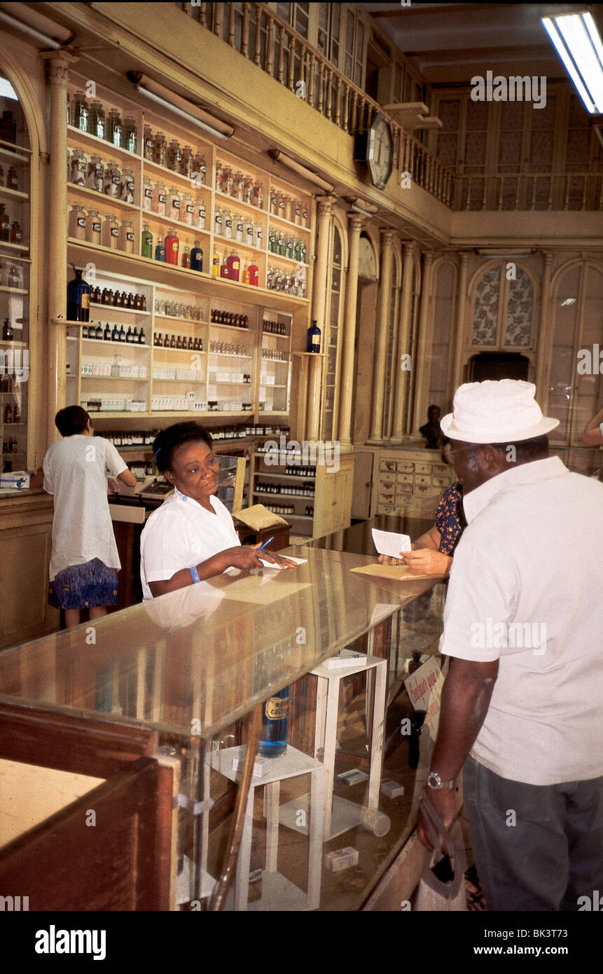 Cuba sancti spiritus shop store hires stock photography and images Alamy