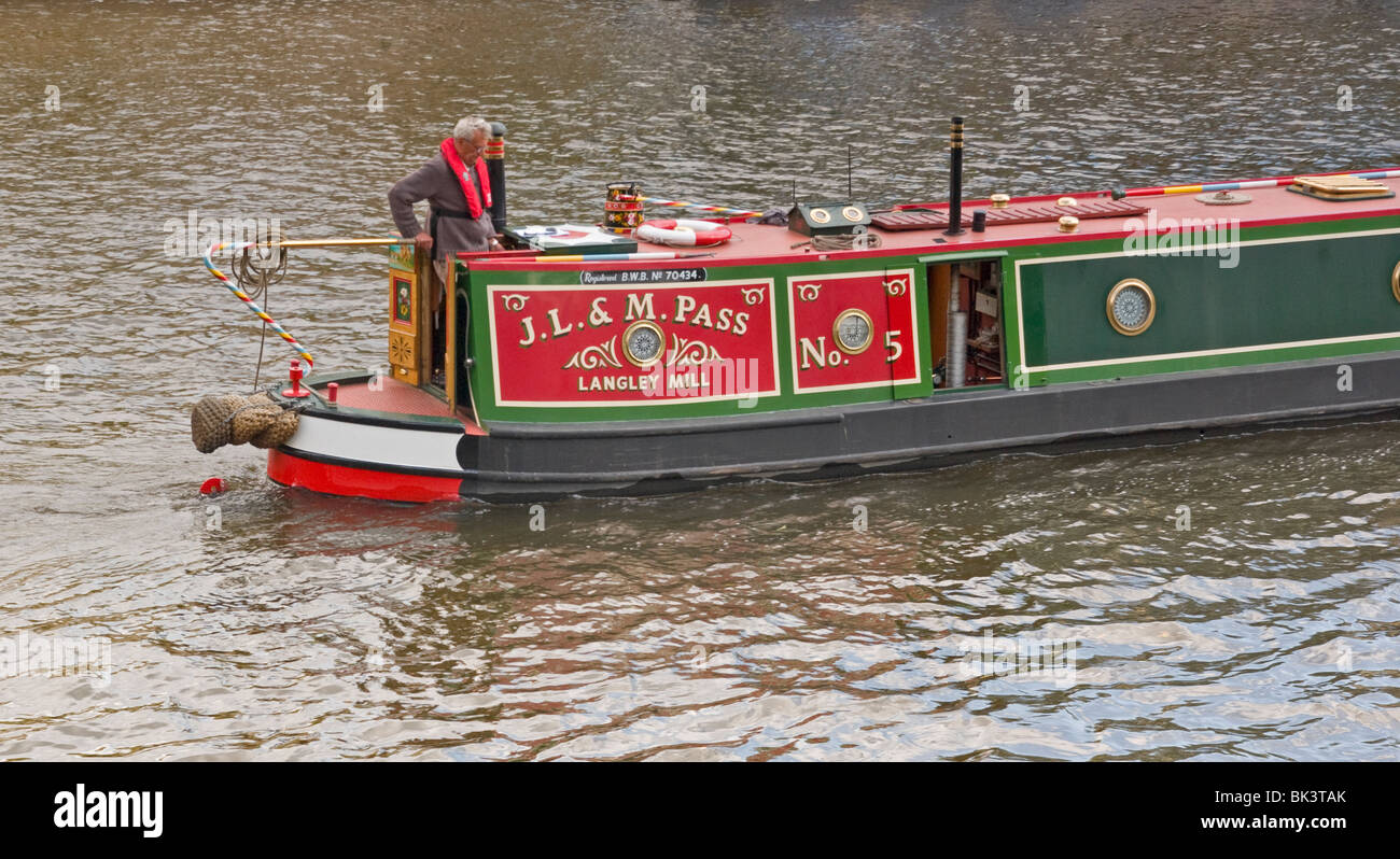 Tiller boat canal england hires stock photography and images Alamy