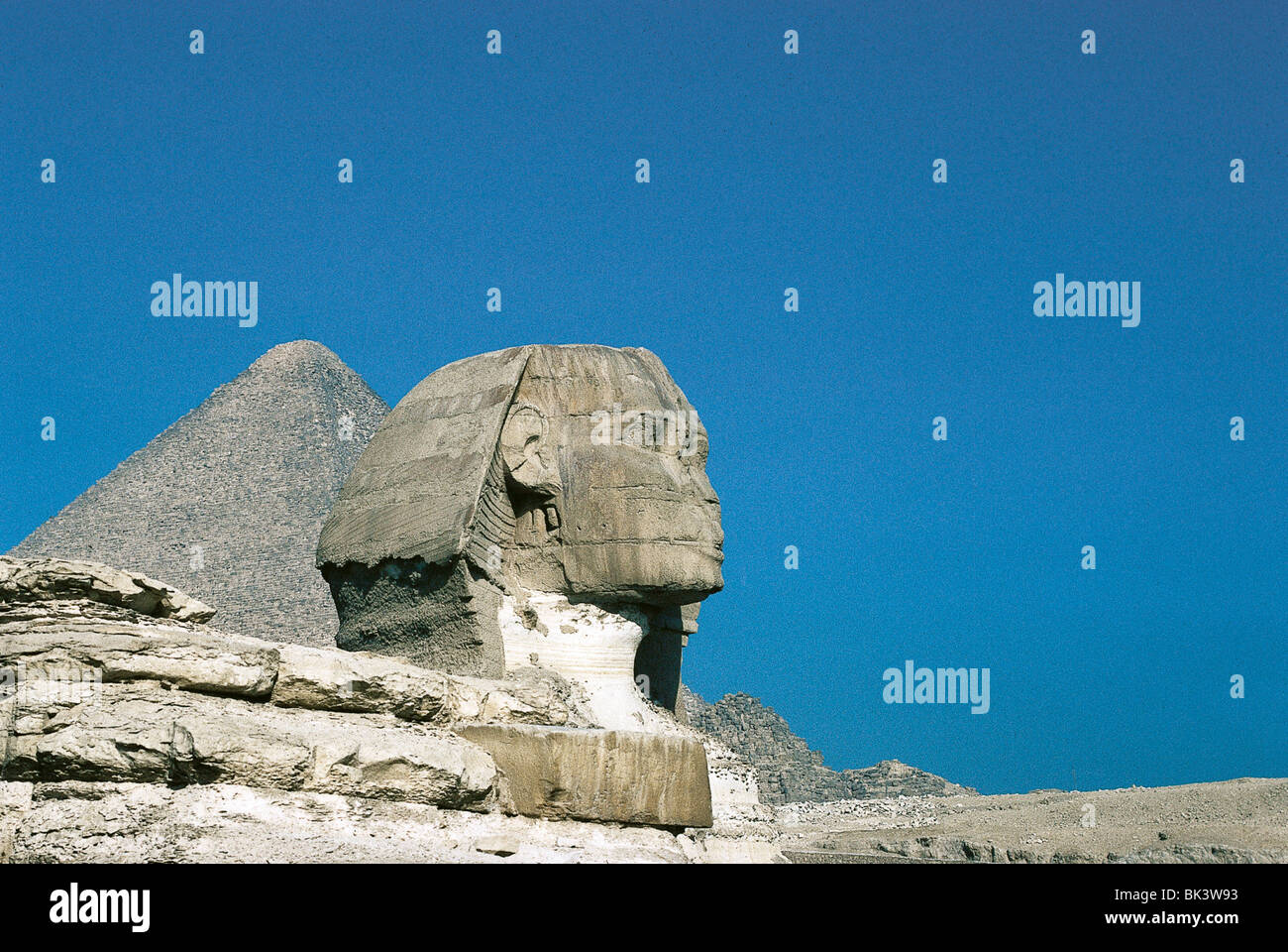 The Great Sphinx and the Great Pyramid of Khufu at Giza, Egypt Stock ...
