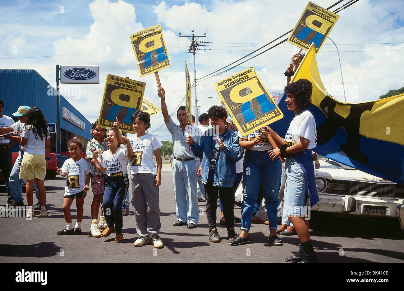 People campaigning for presidential candidate Andres Velasquez of the Cause Radicale Party, Venezuela, 1993 Stock Photo