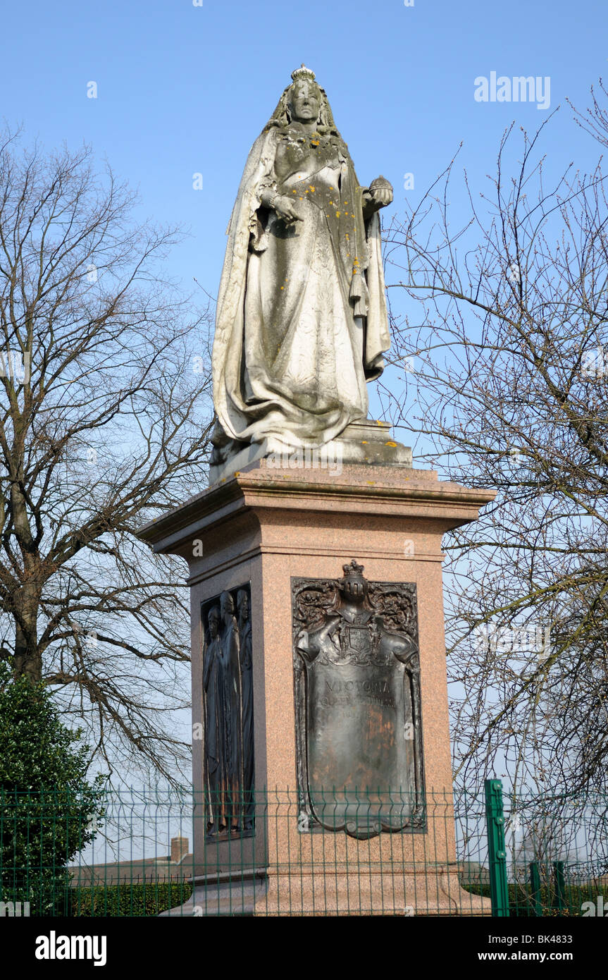 Queen Victoria Statue Nottingham Trent Side Embankment Stock Photo Alamy