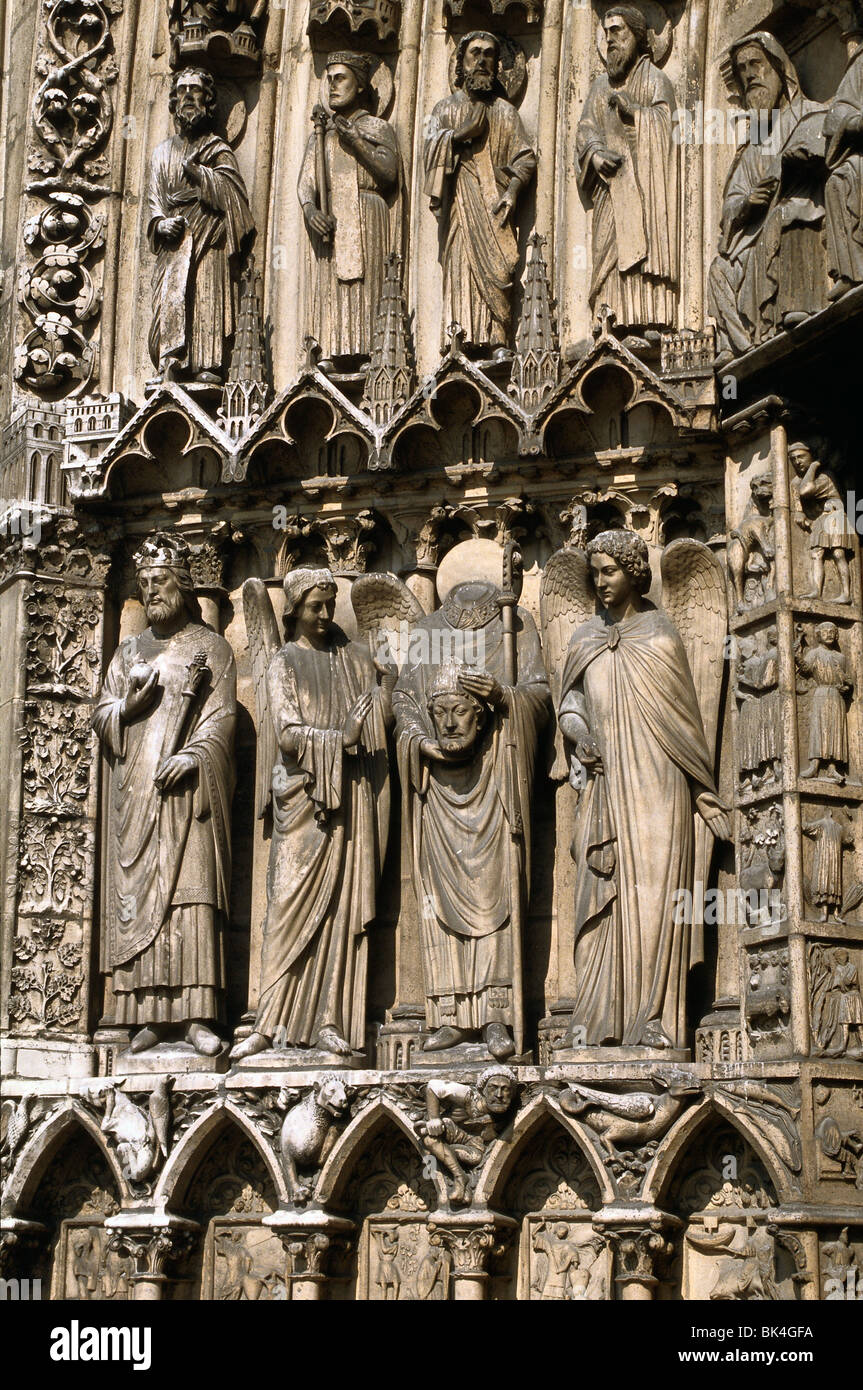 Charlemagne And Two Angels Flanking Saint Denis Holding His Head On The Portal Of The Virgin Notre Dame Paris Stock Photo Alamy