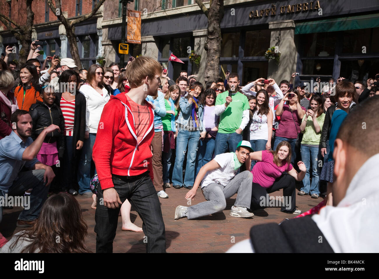 Glee Flash Mob April 10, 2010 - Seattle Washington Stock Photo - Alamy