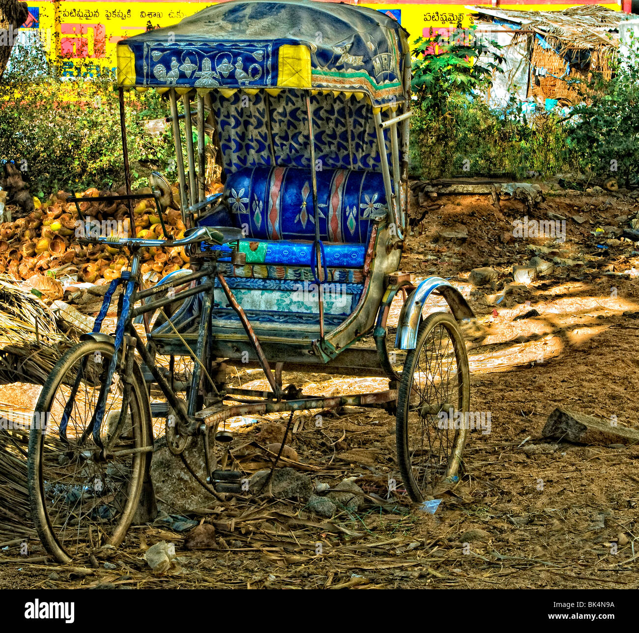 Cycle Rickshaw Back Bicycle powered rickshaw hi-res stock photography and images - Alamy