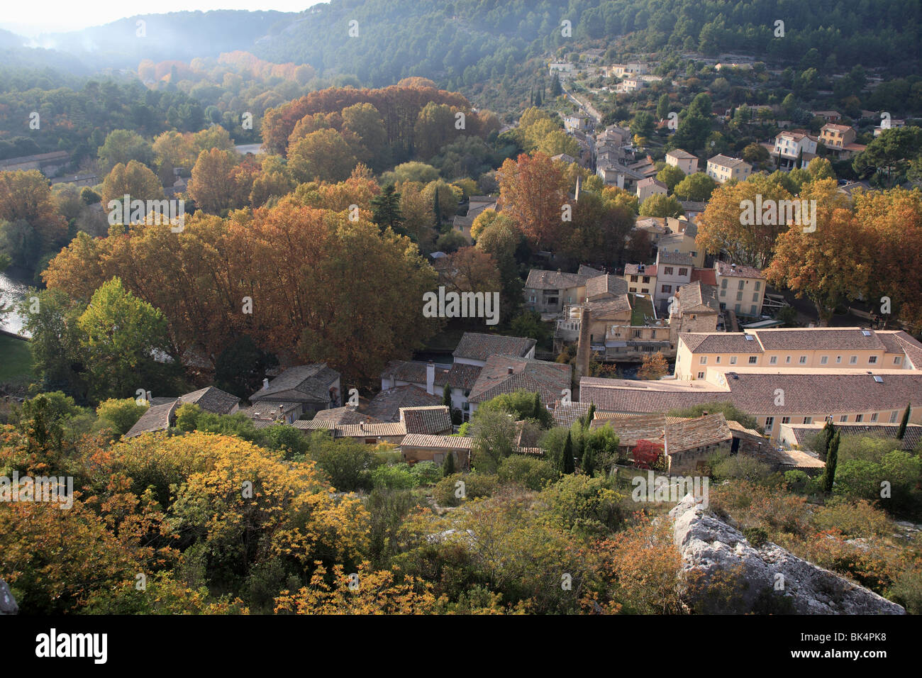 Picturesque Provence village of Fontaine de Vaucluse in the Luberon Stock Photo