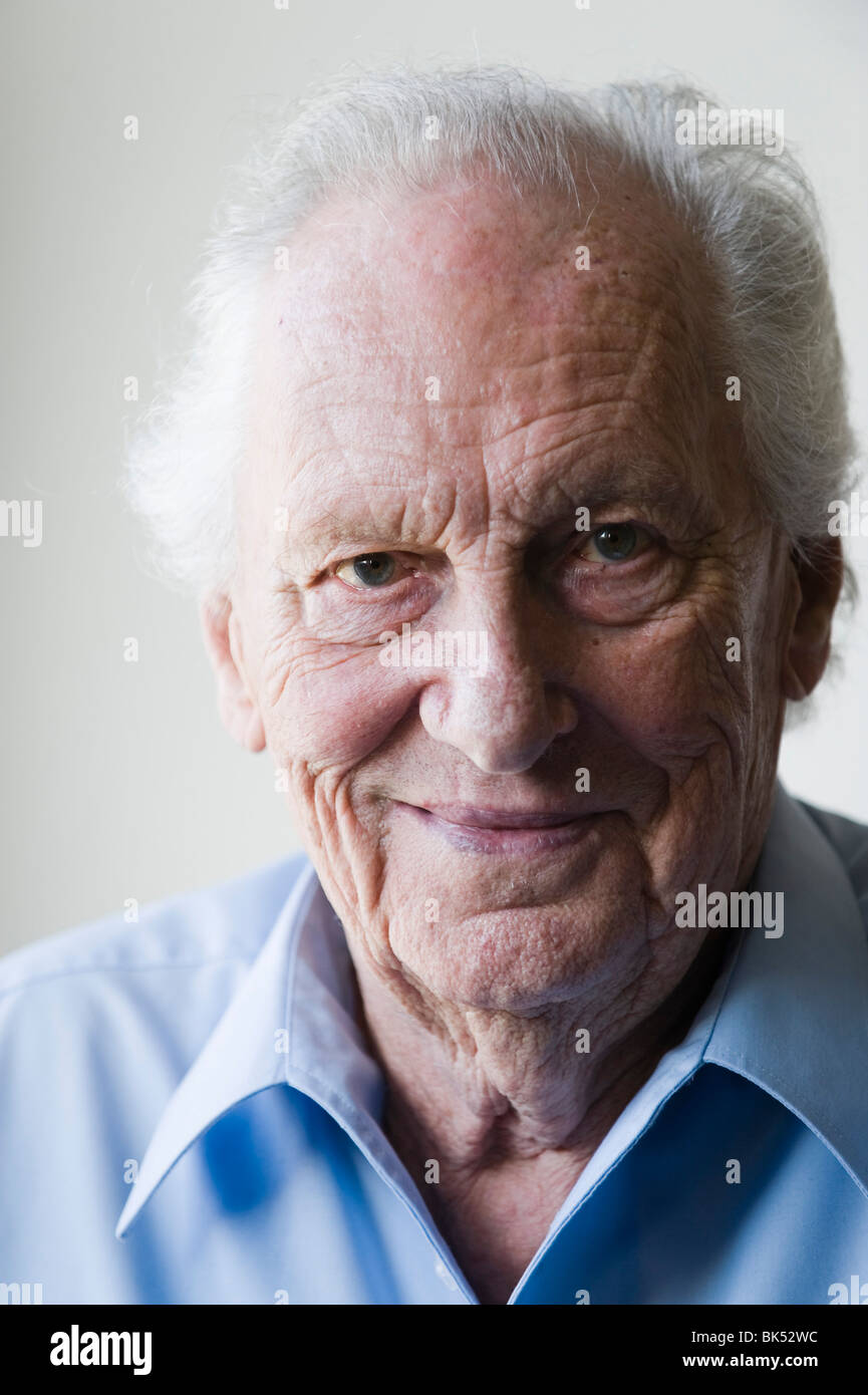 100 years old man hi-res stock photography and images - Alamy