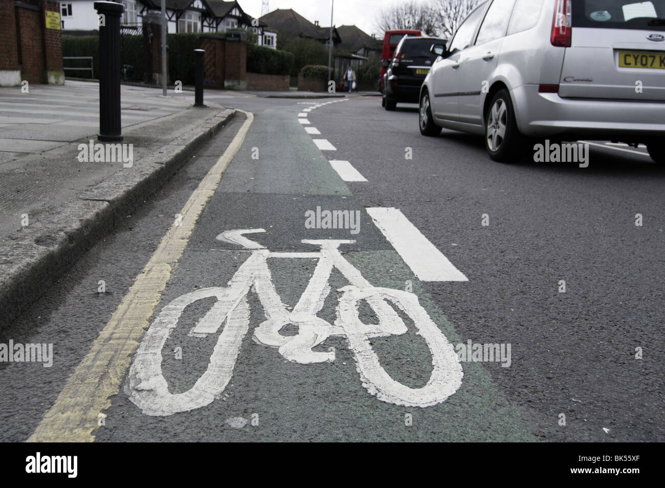 broken white lines cycle lane