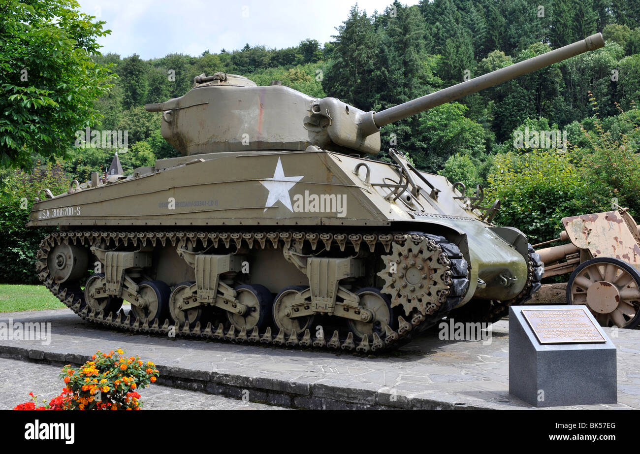 US Sherman Tank M4A3 of the 9th Armoured Division, on display at Clervaux, Luxembourg, EU Stock Photo