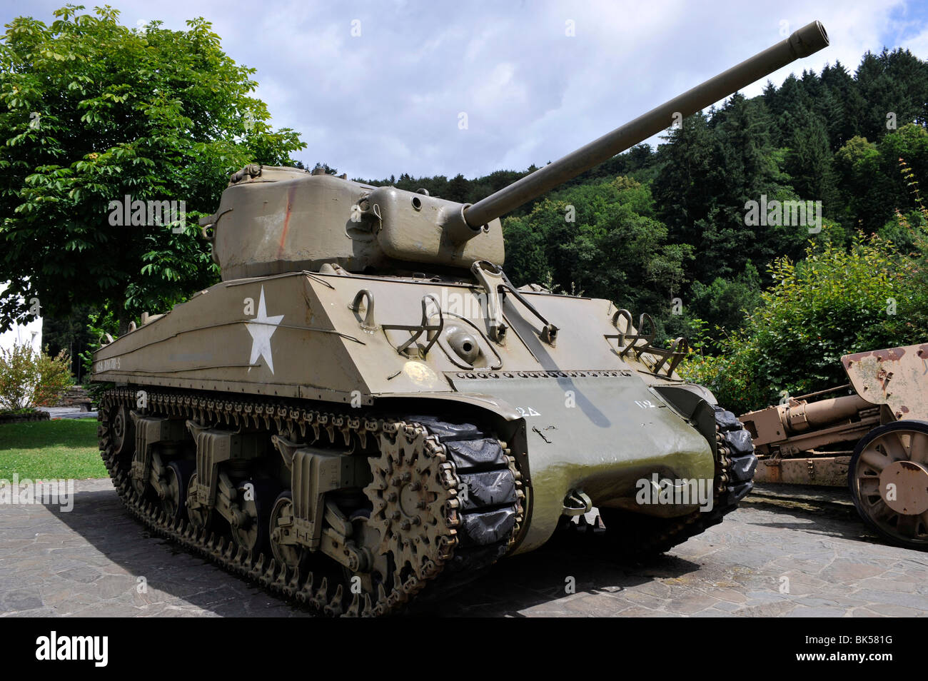 US Sherman Tank M4A3 of the 9th Armored Division, on display at Clervaux, Luxembourg, EU Stock Photo