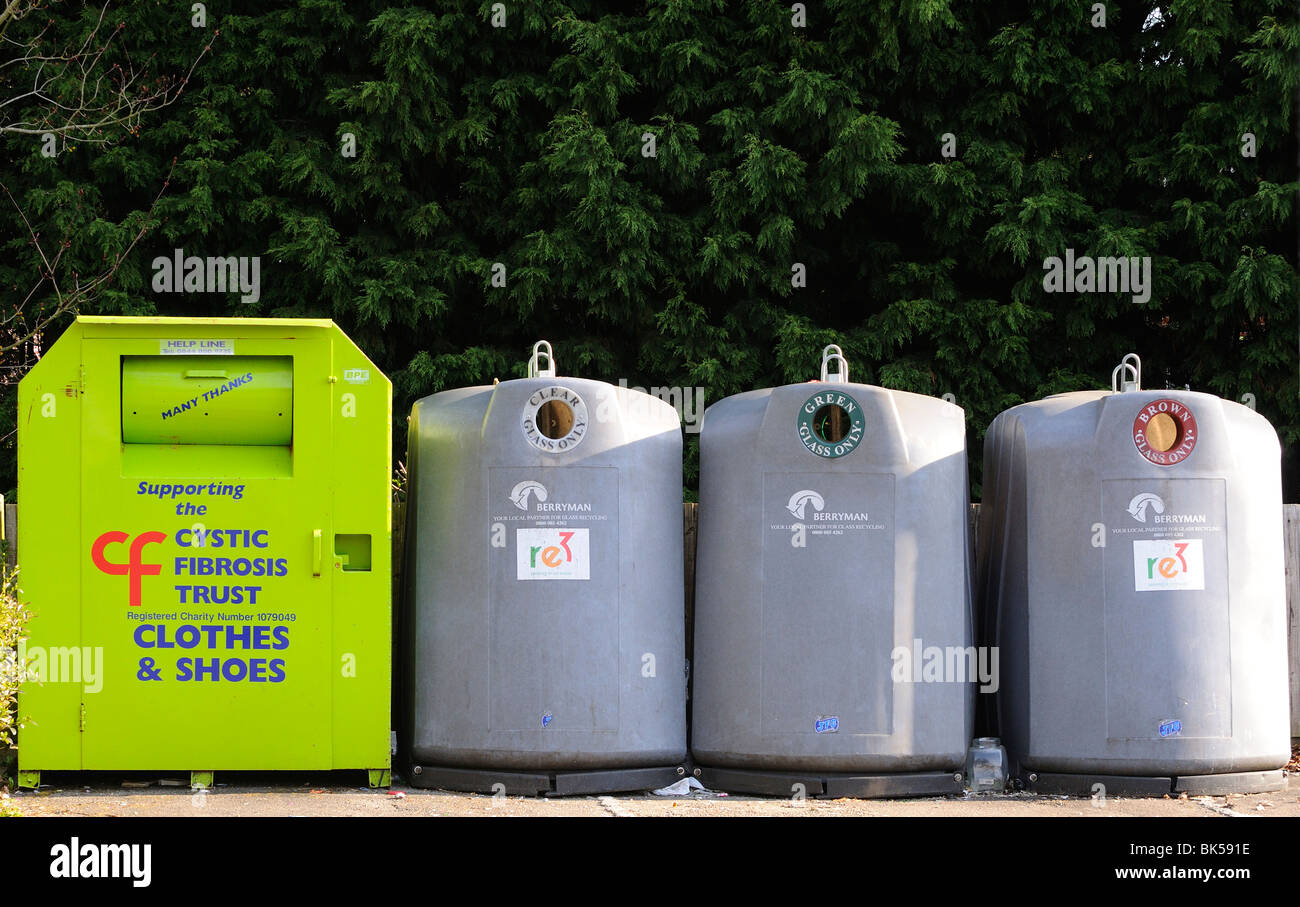 Recycling clothes and shoes bin hi-res stock photography and images - Alamy