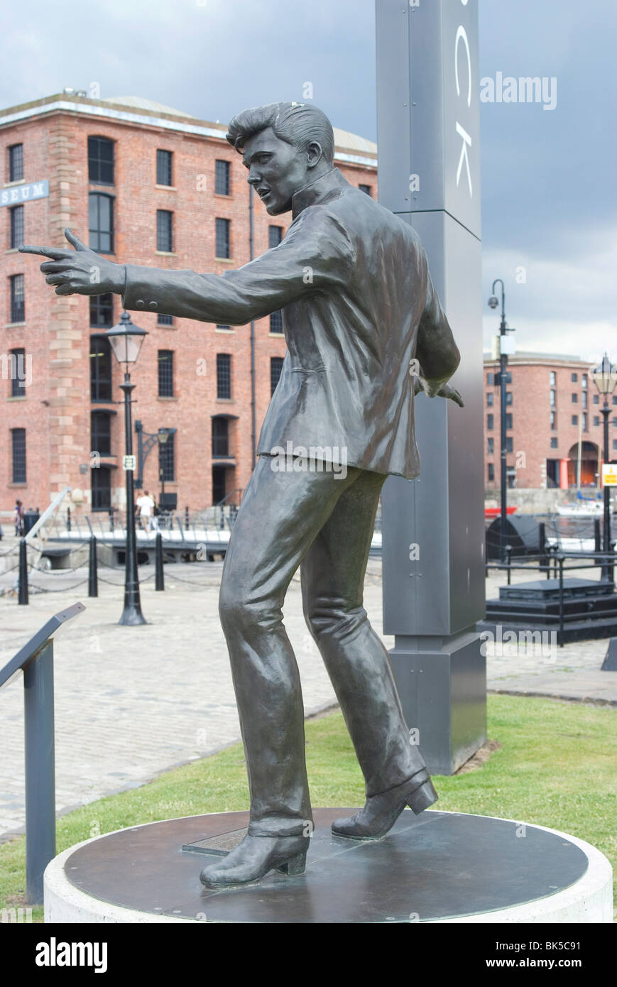 Statue by Tom Murphy of singer songwriter Billy Fury, near Albert Dock, Liverpool, Merseyside, England, United Kingdom, Europe Stock Photo
