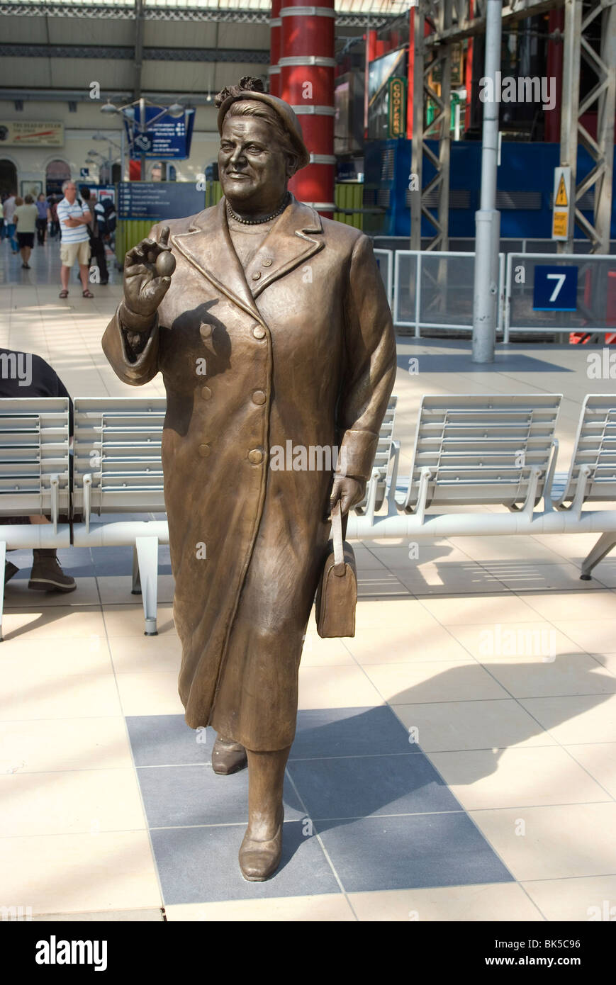 Statue by Tom Murphy of Bessie Braddock, Lime Street Station, Liverpool