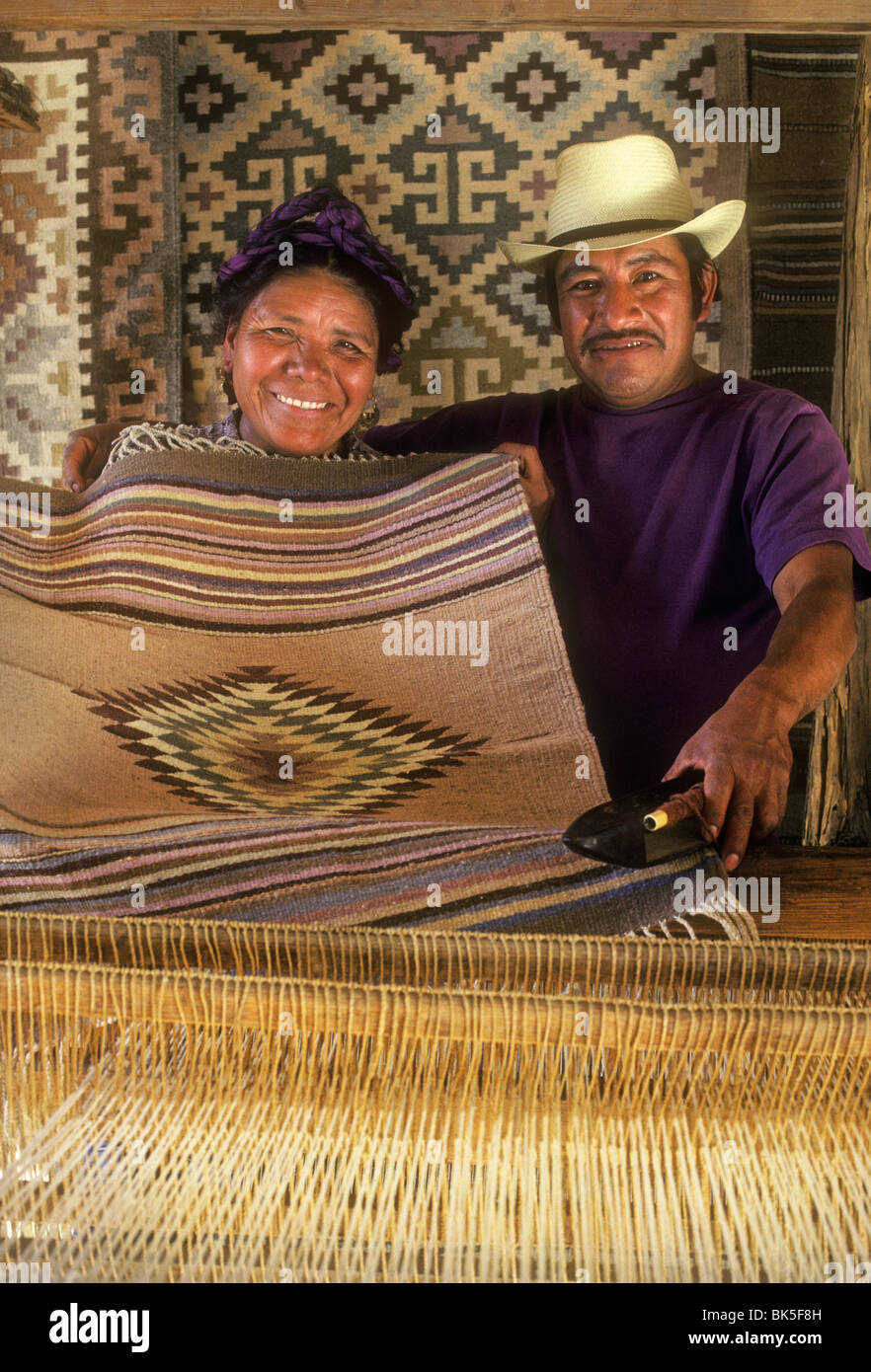 Rug weavers in Oaxaca Mexico Stock Photo - Alamy