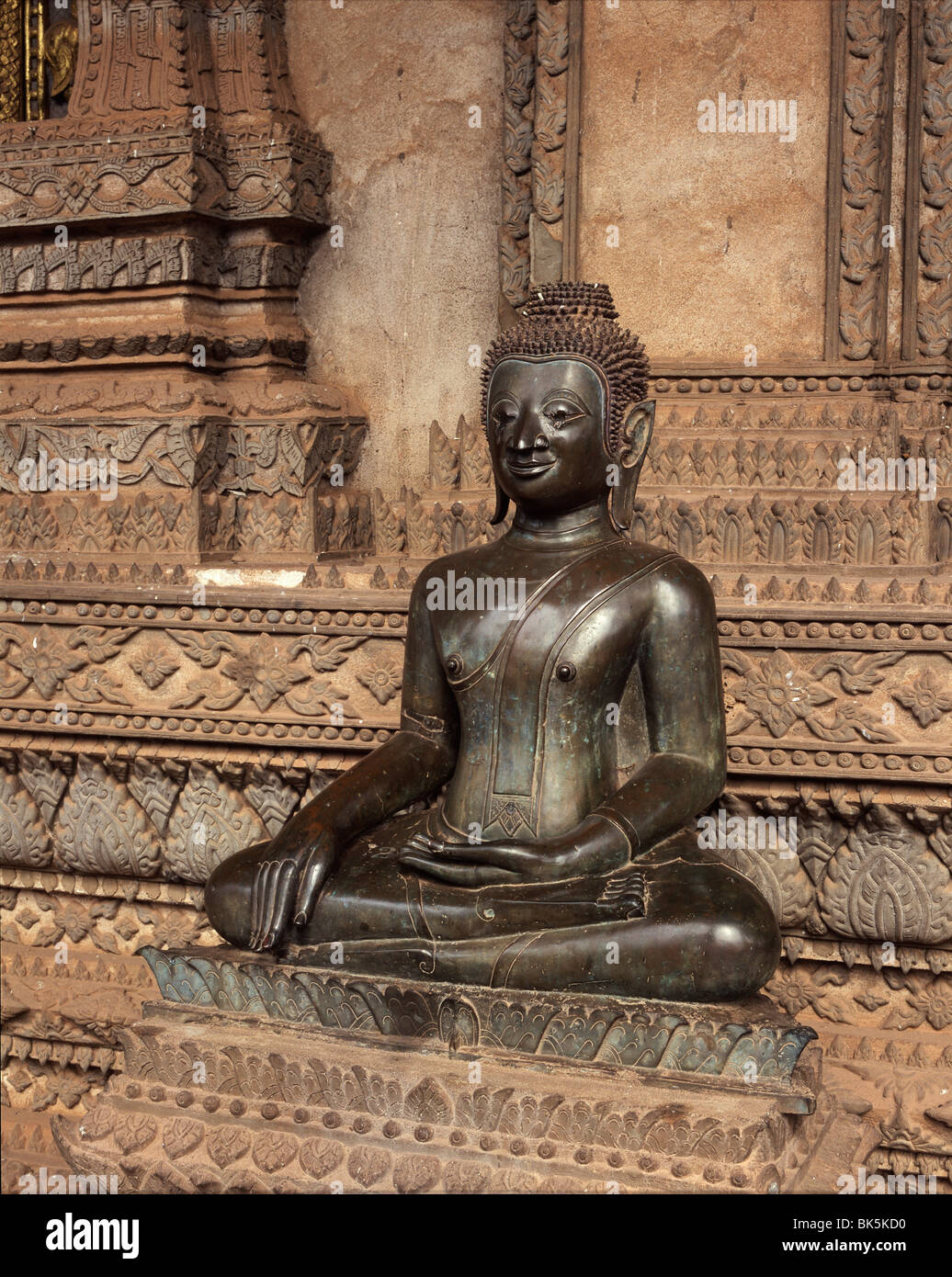 Lan Xang style bronze Buddha dating from between the 17th and 19th centuries, Ho Pha Kaew Museum, Vientiane, Laos Stock Photo