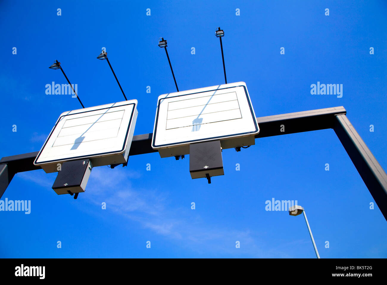Motorway sign hi-res stock photography and images - Alamy