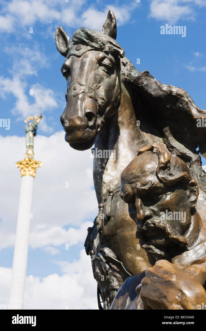 Horse statue and symbol of Kiev, Maidan Nezalezhnosti (Independence Square), Kiev, Ukraine, Europe Stock Photo