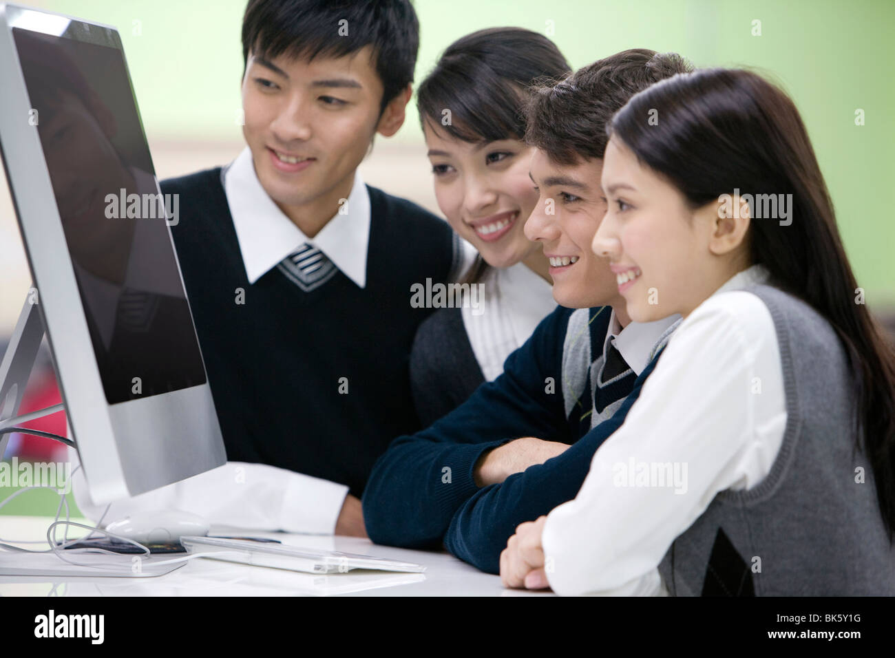 Students in the computer lab Stock Photo - Alamy