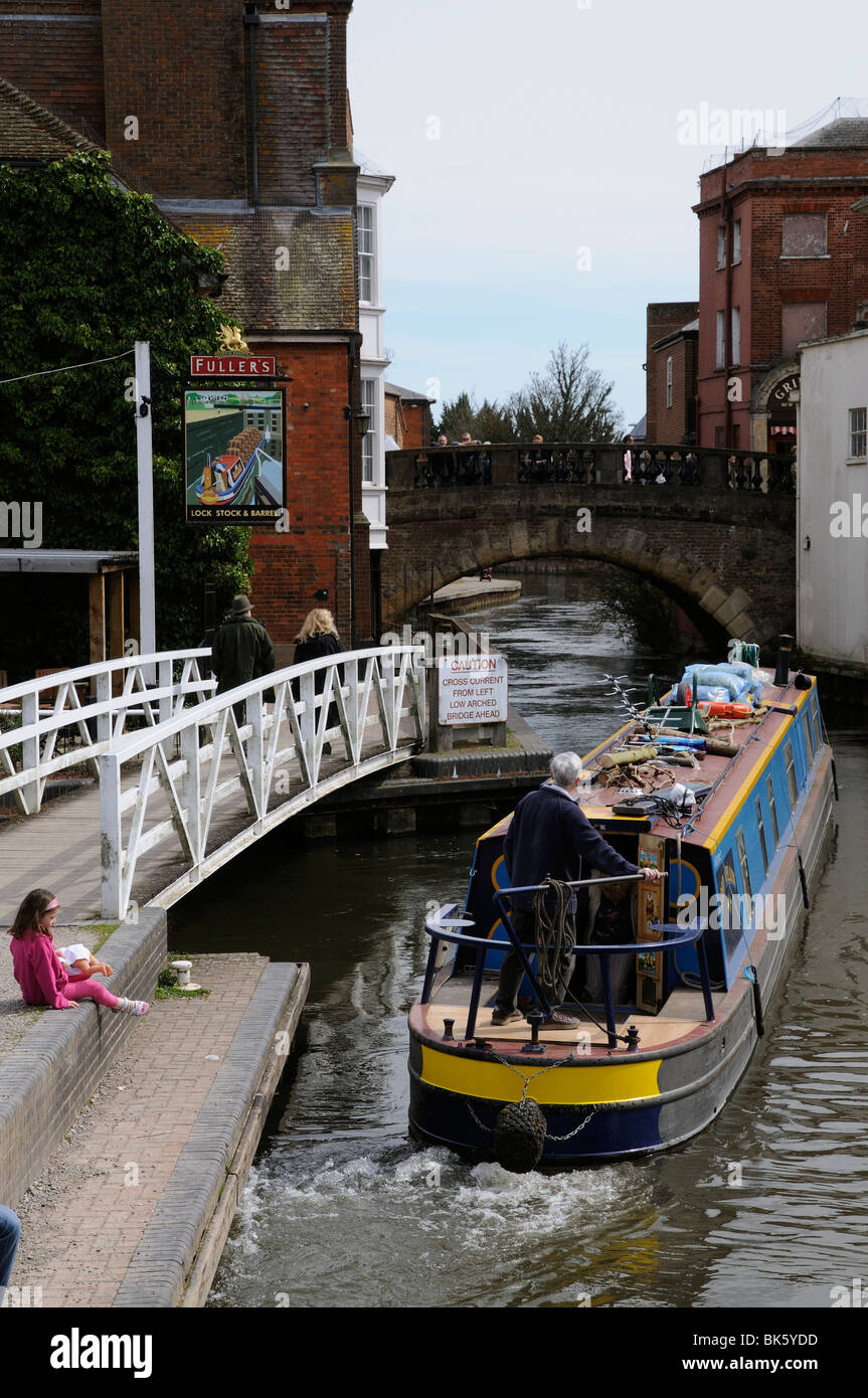 Floating Pub Stock Photos &amp; Floating Pub Stock Images - Alamy