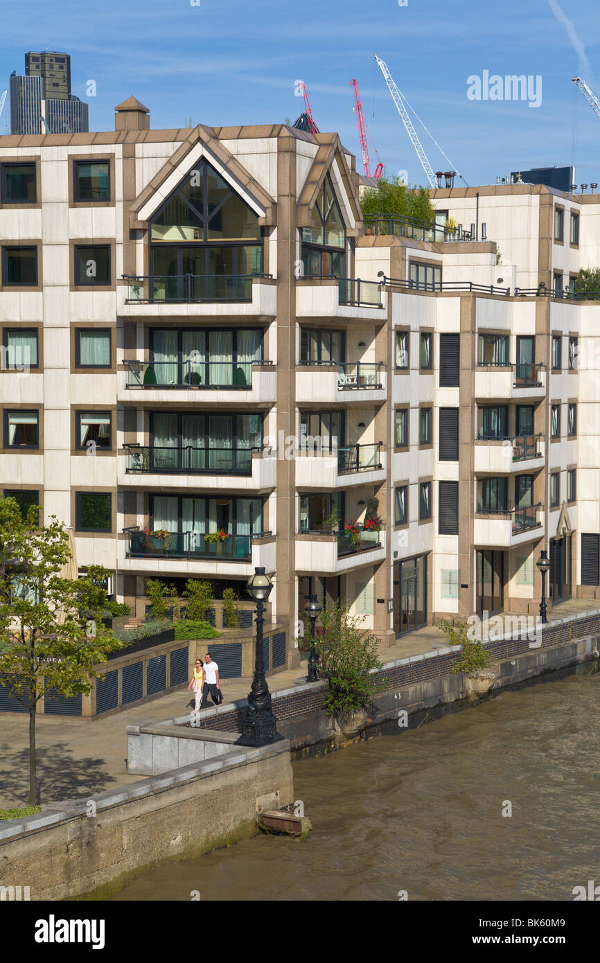 River thames housing hires stock photography and images Alamy