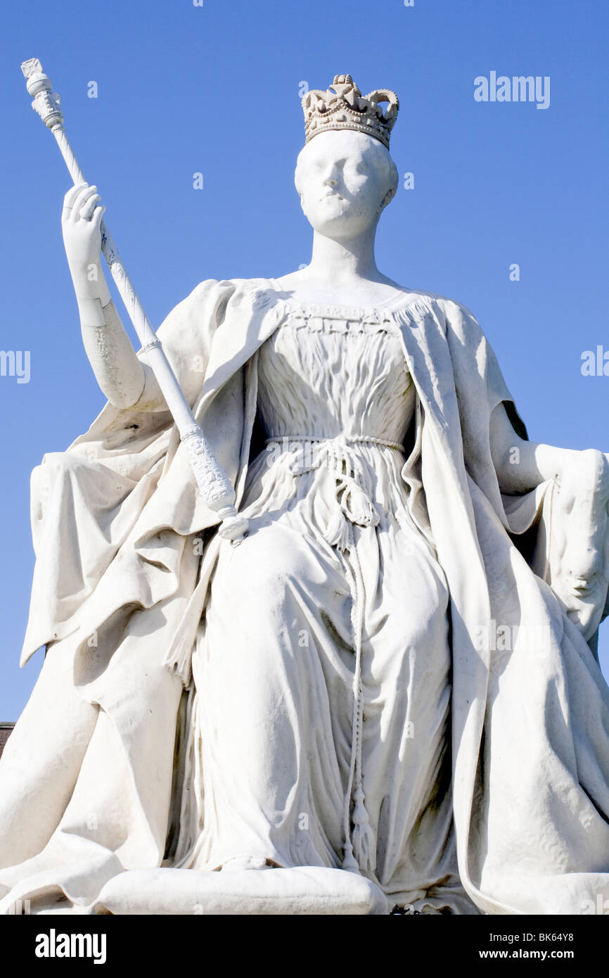 Statue of Queen Victoria. Kensington Gardens, London, England, UK Stock Photo