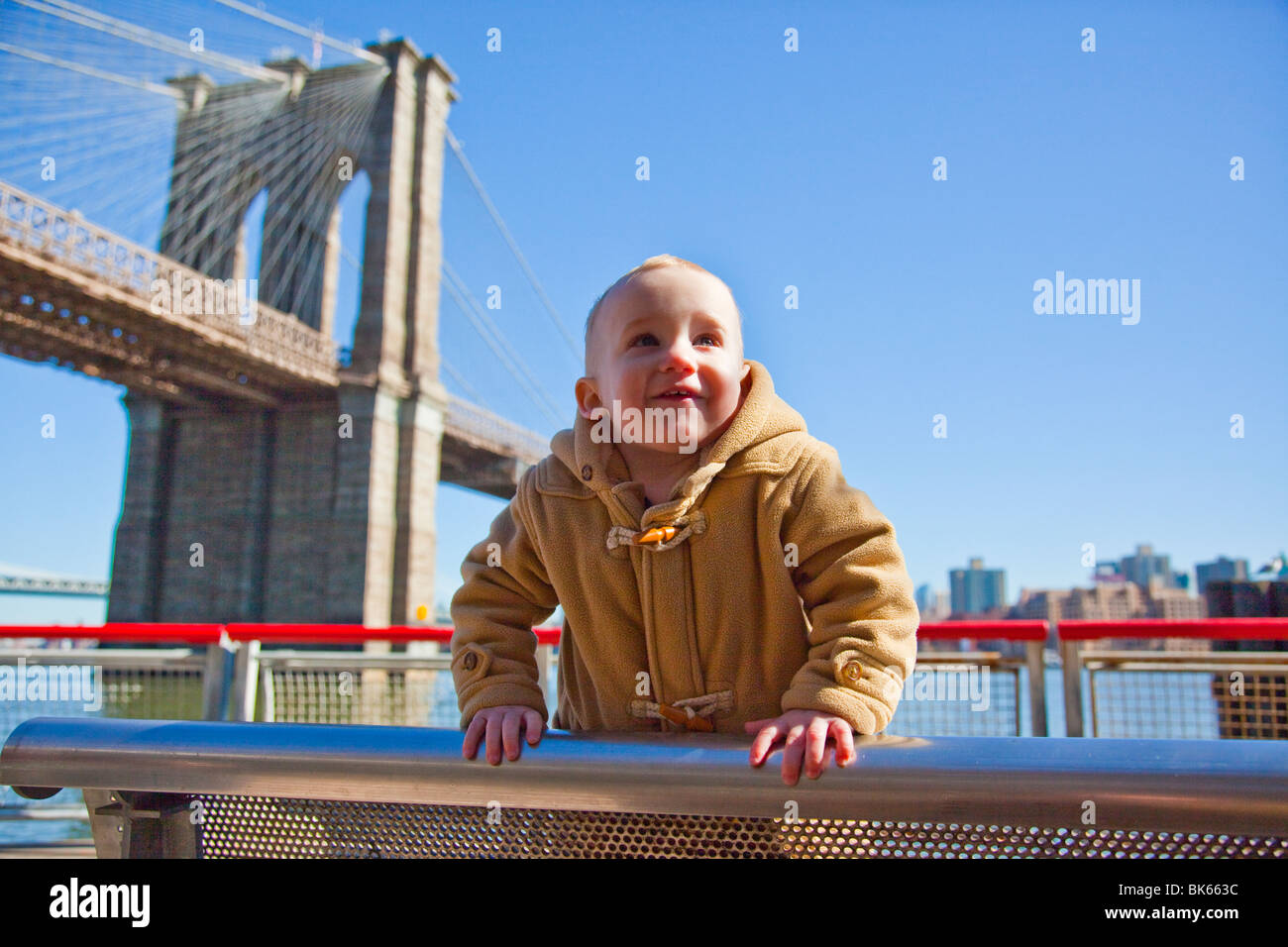 Young boy in front of the Brooklyn Bridge in Manhattan, New York Stock Photo Alamy
