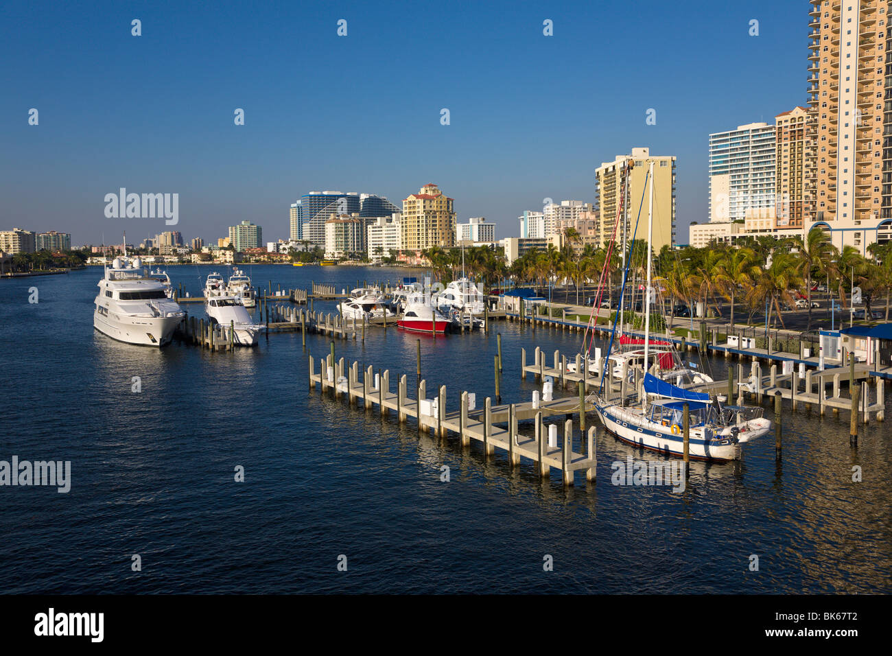 Apartments and marina, 'Las Olas', Fort Lauderdale, Florida, USA Stock Photo