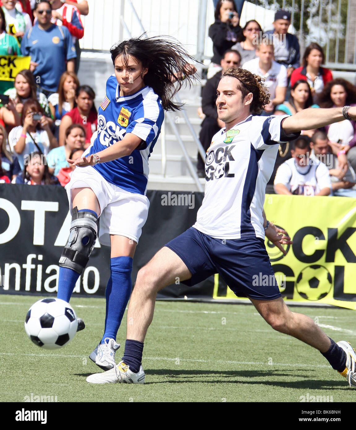 MICHELLE RODRIGUEZ DAVID BISBAL ROCK N GOL MTV TR3S KICKS OFF THE WORLD CUP TV SPECIAL CARSON LOS ANGELES CA USA 31 March 2 Stock Photo