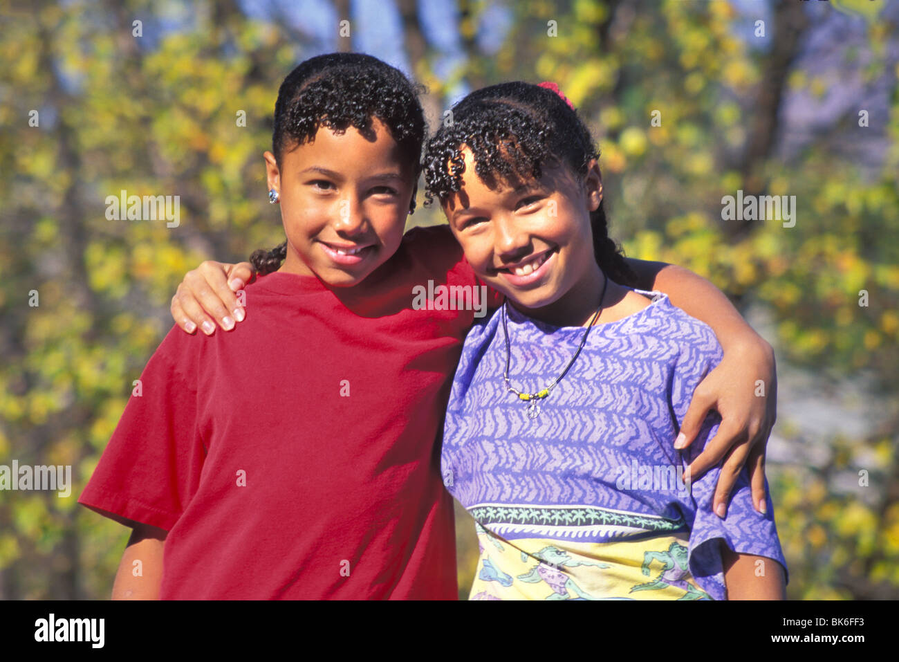 released twin girls African American Stock Photo