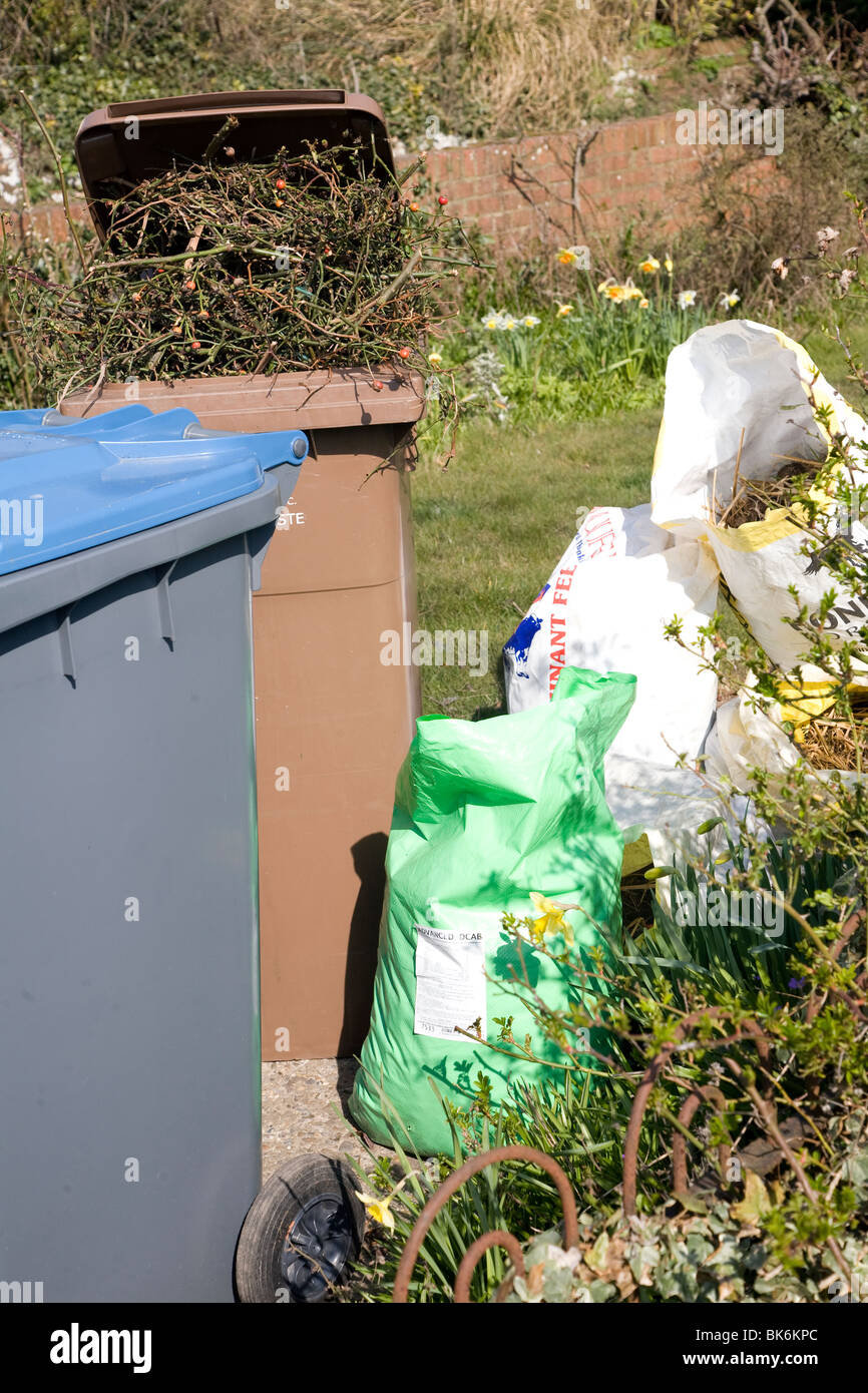 Garden refuse hires stock photography and images Alamy