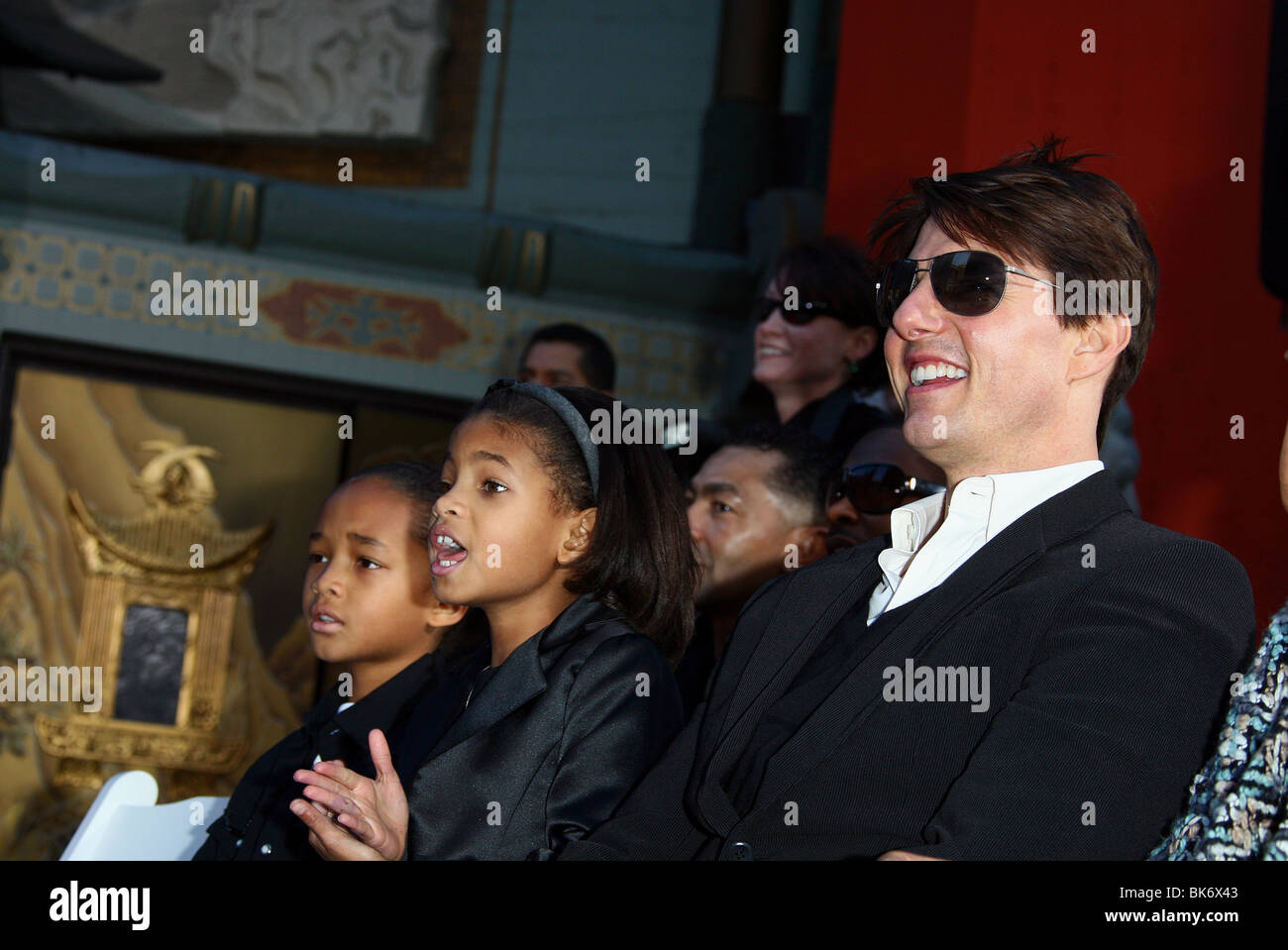 JADEN SMITH WILLOW SMITH & TOM CRUISE WILL SMITH HAND AND FOOTPRINT CEREMONY GRAUMANS CHINESE HOLLYWOOD LOS ANGELES USA 10 Stock Photo