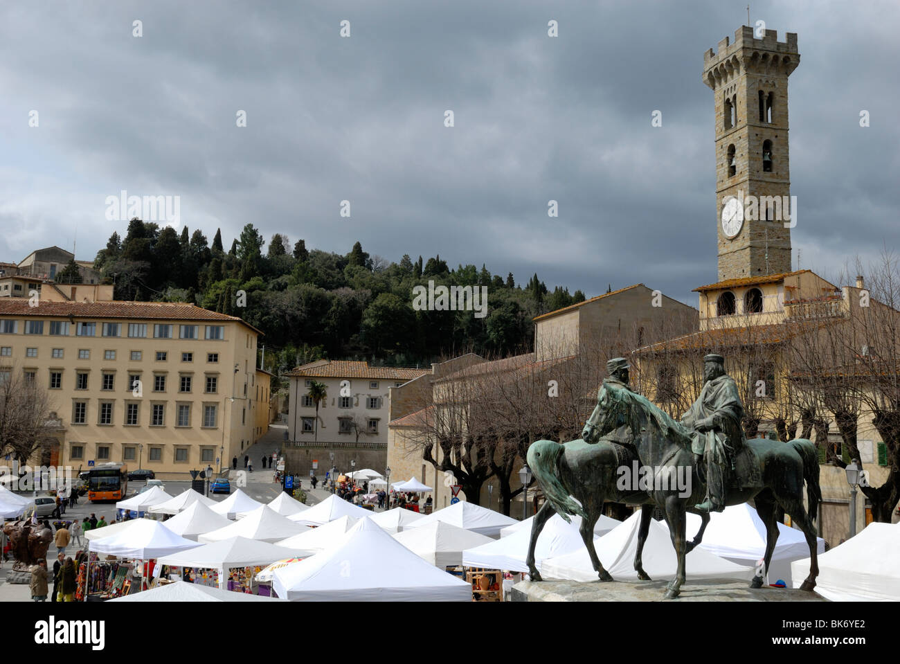 The Sunday market at the heart of the ancient Etruscan town of Fiesole. 'Incontro di Teano', 'Meeting at Teano' is the name of.. Stock Photo