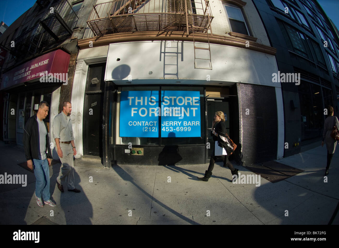 Store sign for rent hires stock photography and images Alamy