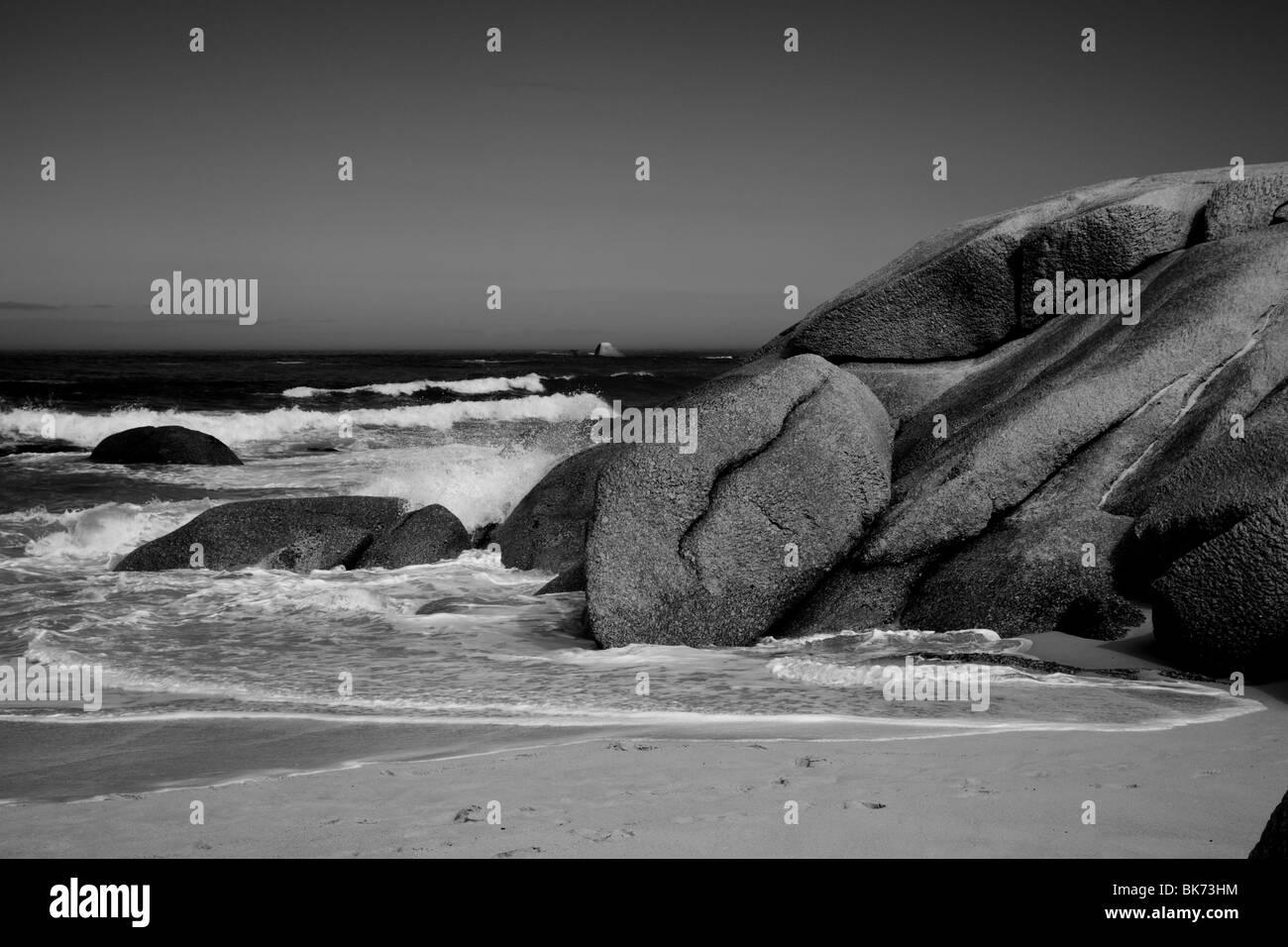 Camps bay south africa beach Black and White Stock Photos & Images - Alamy